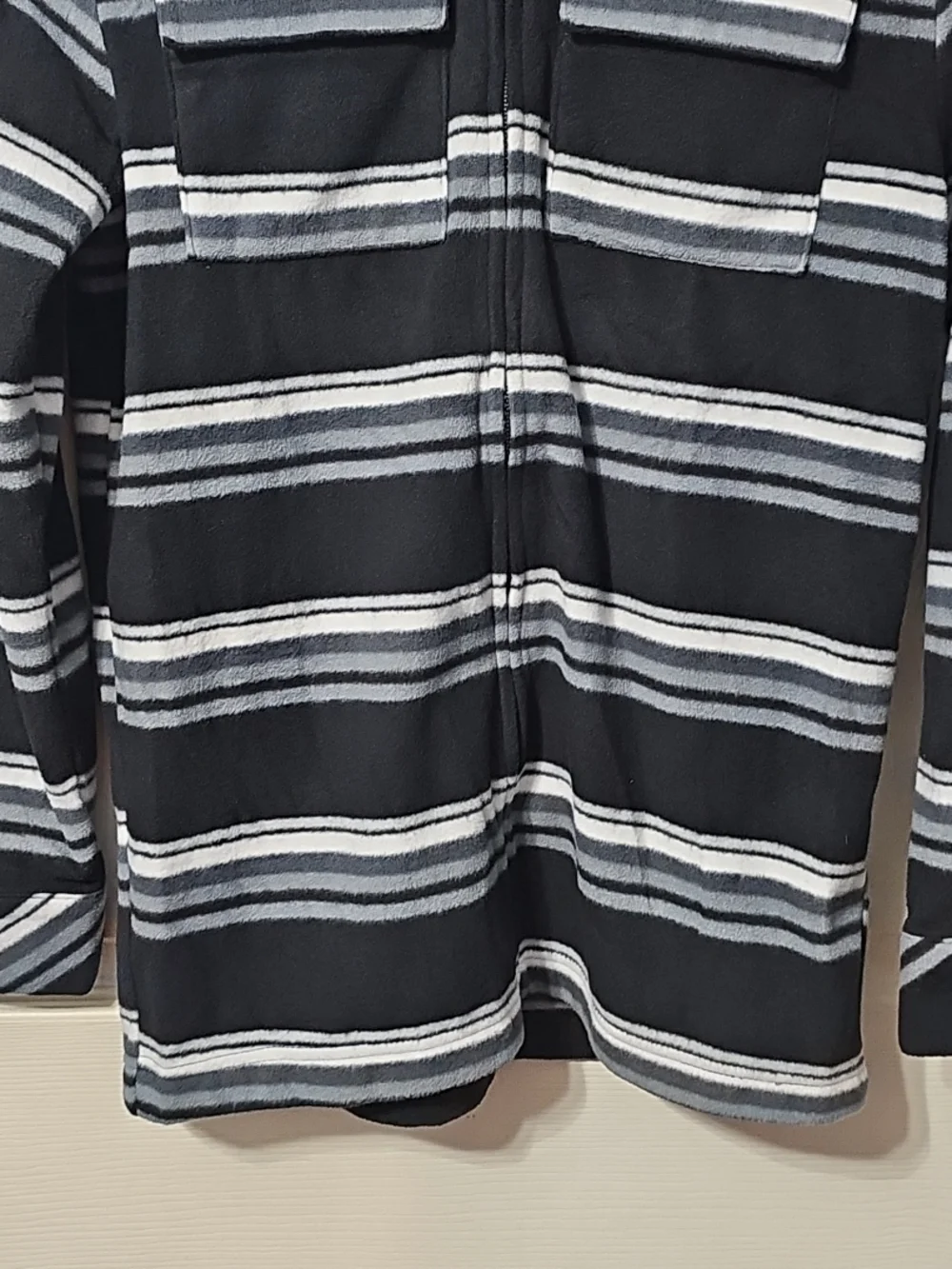 Hurley‎ Fleece Hoody Black/Gray Double Chest Pocketed Youth Large NWOT BB2